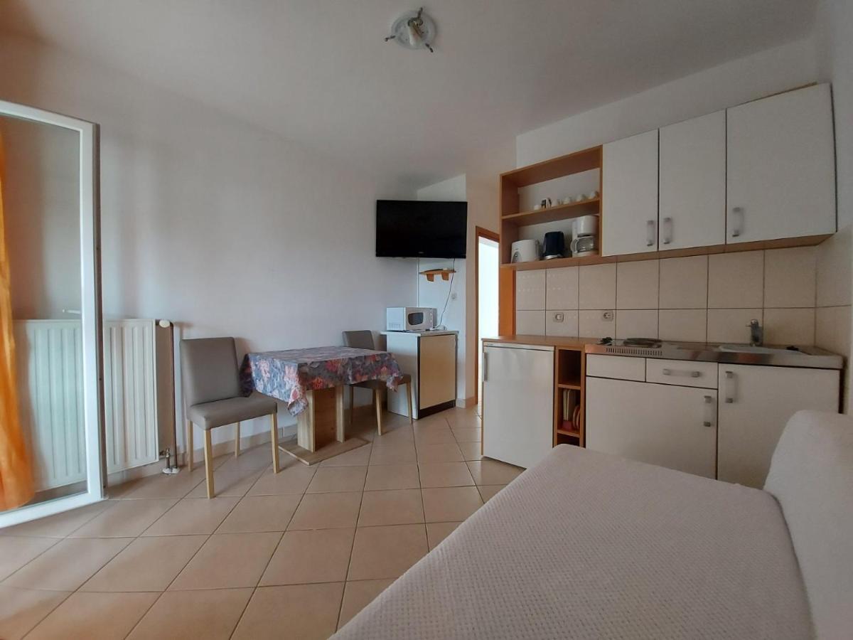 Apartment Pezic Krk Town Exterior photo