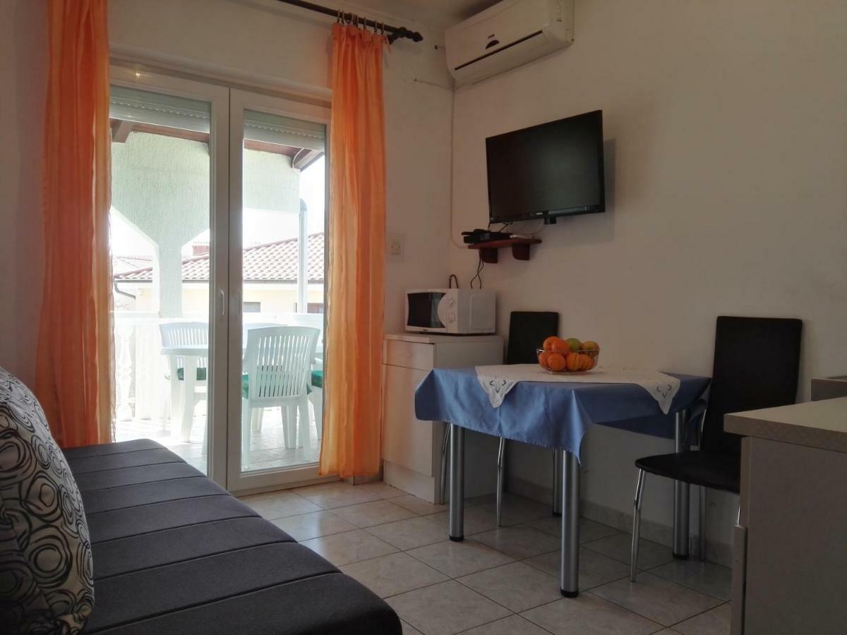 Apartment Pezic Krk Town Exterior photo